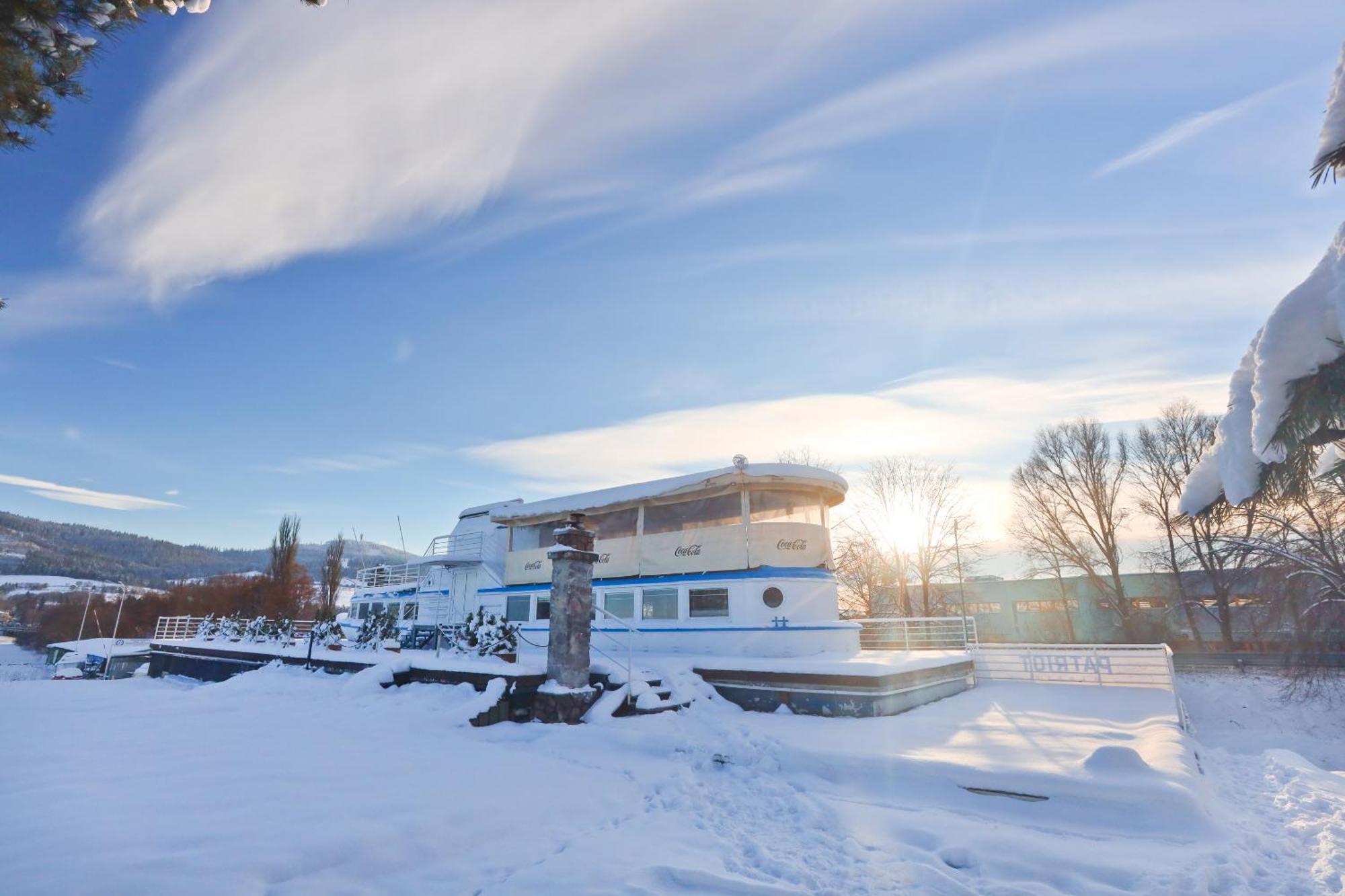 Unique Boat Apartments By Lake - Kajuta 1958 Námesztó Kültér fotó