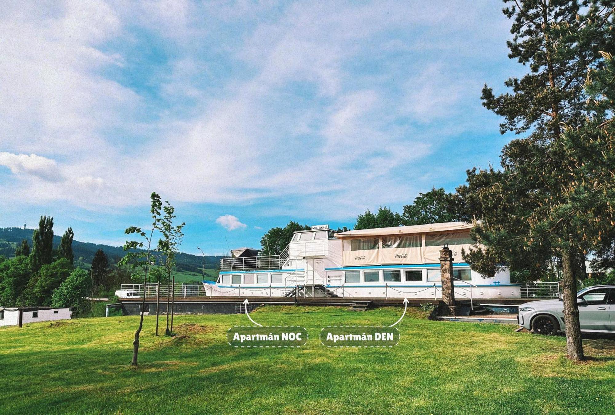 Unique Boat Apartments By Lake - Kajuta 1958 Námesztó Kültér fotó